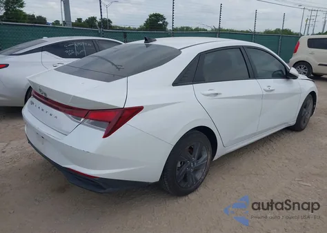 2021 Hyundai Elantra Sel z USA, uszkodzony, nr VIN 5NPLM4AG6MH002610